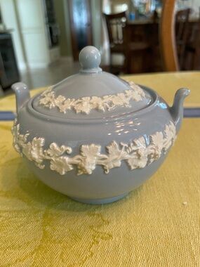 Wedgwood Blue and White Jasperware Covered Sugar Bowl Rare shiny not mat finish